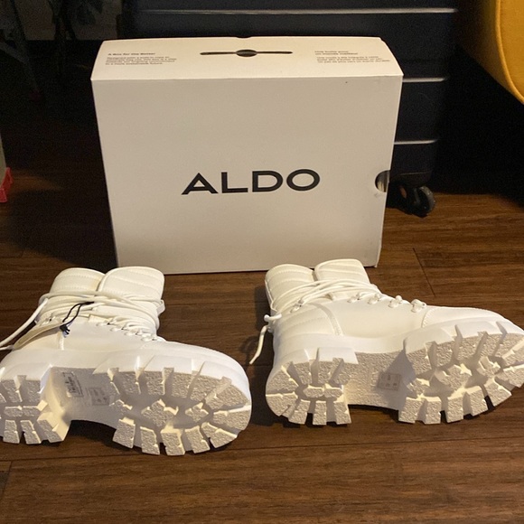 Aldo white boots.Size 9 Women’s .Warm. - Picture 4 of 9